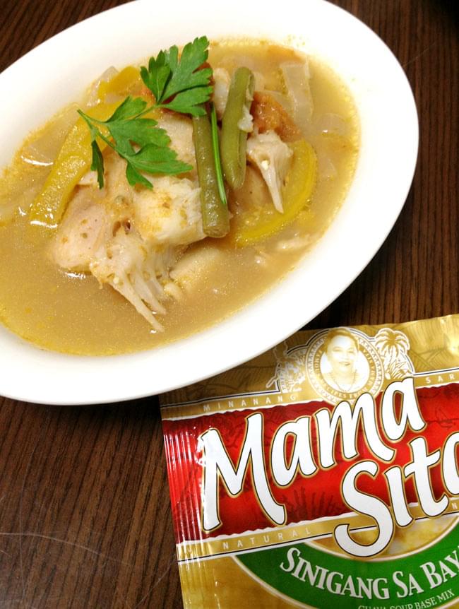 フィリピン料理 グアバ シニガンの素 - Sinigang Sa Bayabas 【MamaSita’s】 3 - 魚と野菜を入れて煮るだけの簡単調理。魚のかわりに豚肉の厚切りでも美味しいです。