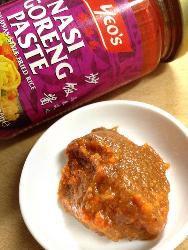 マレーシア料理の素 - ナシゴレン ペースト【YEOs】 2 - ごはんに馴染みやすいペースト状です。旨味ぎっしりです。辛すぎない辛さです。