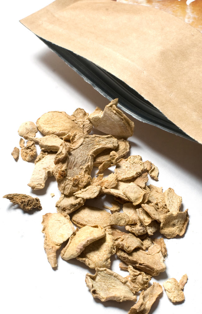 ぽっかぽかでほっと一息。【Ayurvedic Life】 2 - スライスして乾燥させました。噛めば噛むほどしょうがテイストな感じです。香りもすばらしい。紅茶やお茶に入れてもgoodですよ。