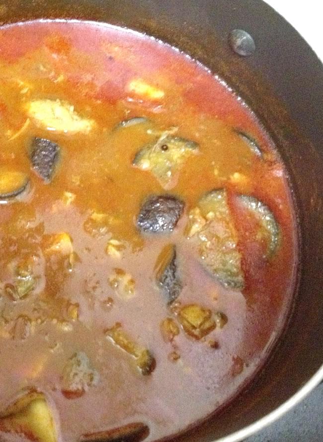 マレーシア料理の素 - フィッシュ カレー ソース 【Brahim】 3 - 材料とソース、水を入れて煮込むだけの簡単調理で班場の味。