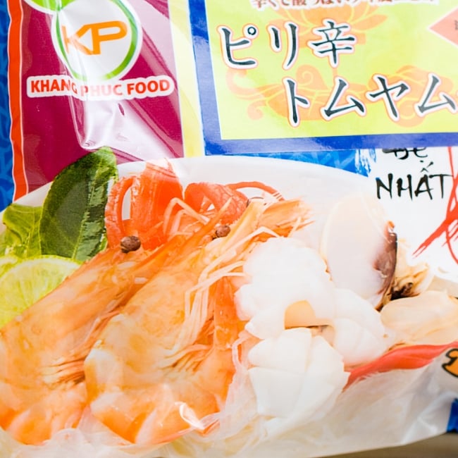 インスタント緑豆春雨(袋） 【Khang Phuc】ピリ辛トムヤム味 2 - 中身はこんなかんじです。（写真は調味例です。）