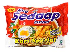 【12個セット】インスタントヌードル カレースペシャル味 【Mie Sedaap】の写真