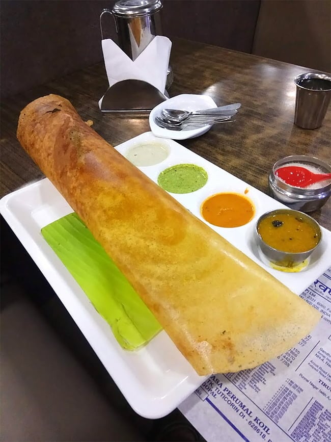 インドの軽食 ドーサの素 - Dosa Mix 【MTR】 4 - こちらはとっても大きなペーパードーサ