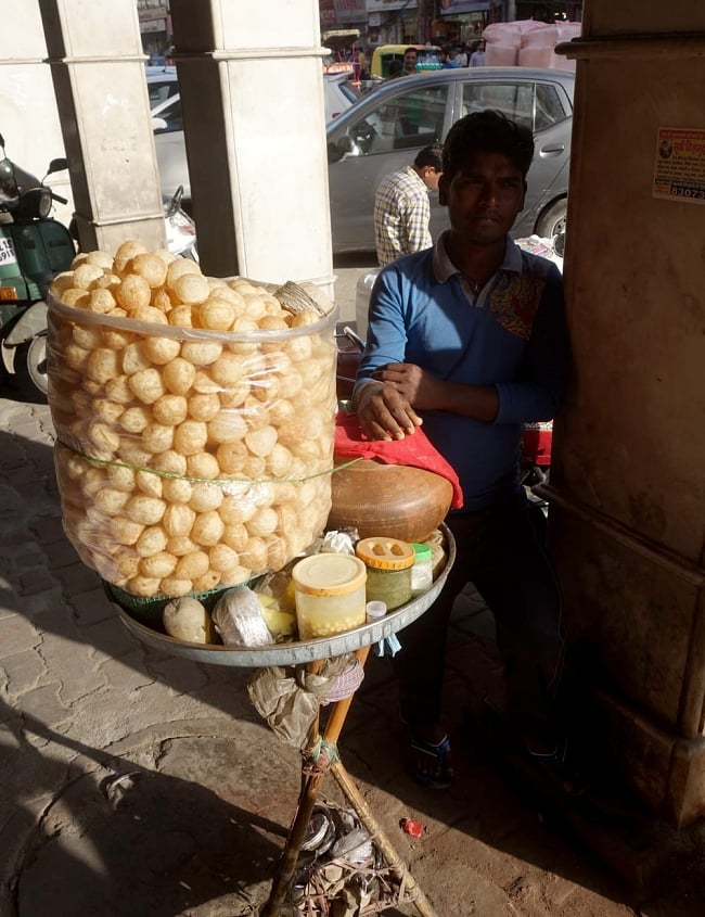 Pani Puri パニプリ 200g 4 - インドではこの様にして売っています