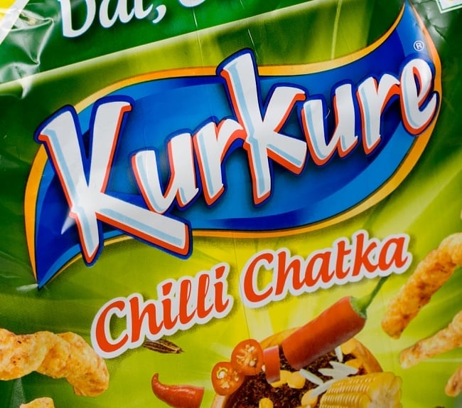 インドのスナック KurKure【Red Chilli Chatka味】 2 - ラベルの拡大です