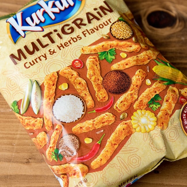 インドのスナック KurKure【MuLTiGRAiN Curry ＆ Herbs Flavour カレーとハーブ味】 3 - カレーとハーブ系のいろいろミックスされたフレーバー