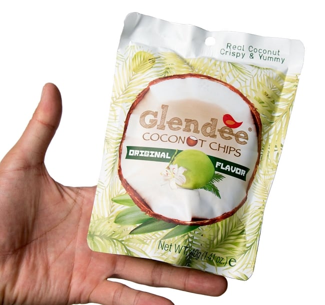 ココナッツチップス - オリジナル味 【Glendee】 4 - サイズ比較のために手に持ってみました