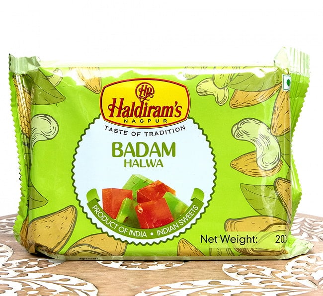 インドのお菓子 ジェリー ビーンズ風不思議菓子 バダム ハルワ - Badam Halwaの写真1枚目です。インドやアラブ圏のお菓子、ハルワです。固形でねっとりとした、ジェリービーンズみたいなお菓子ですインドのお菓子,ハルディラム,ハルワ,Harwa,スナック