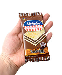 クラッカー サンドイッチ・ミルクチョコレート味 − Cracker Sandwich TsokolateFlavor 〔SkyFlakes〕 - サブ3