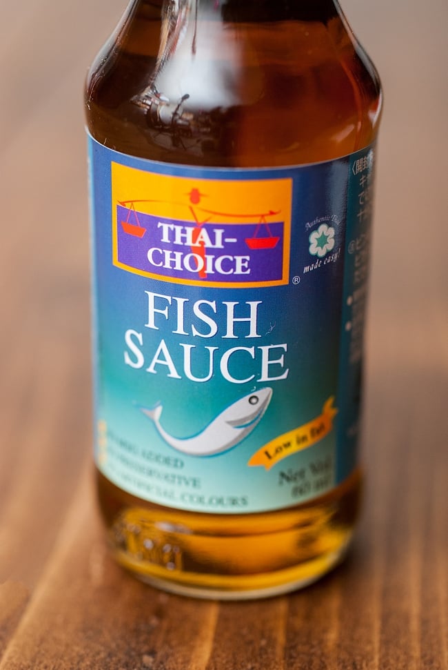 ナンプラーFISH SOURCE【60ｍｌ】ミニサイズ 【THAI CHOICE】 2 - 高級感のあるパッケージです。