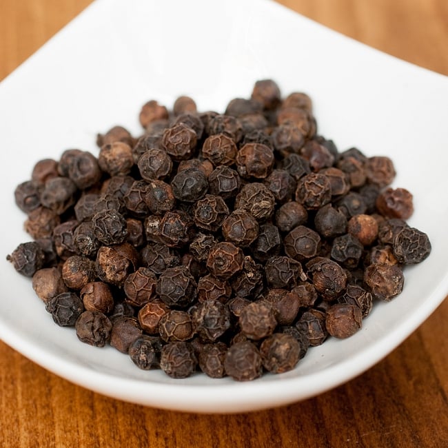 ブラックペッパーホール(100g) Black Pepper Whole  3 - 使いやすいボトル入り！