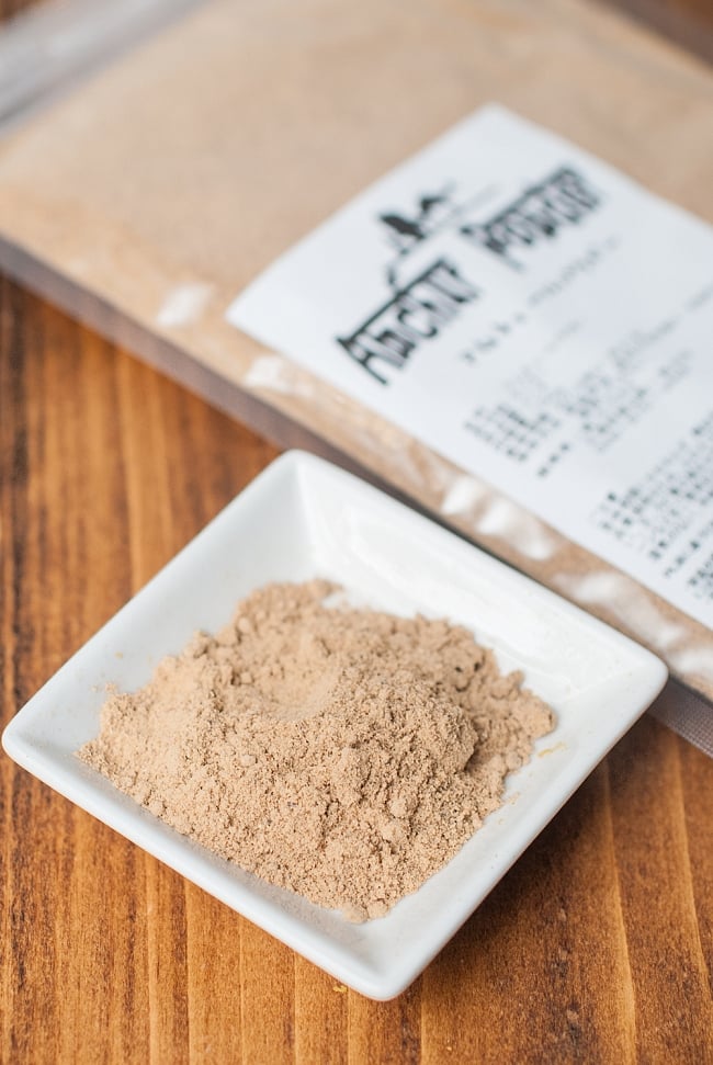 アムチュール(ドライマンゴー)　パウダー Amchur Powder【100gパック】の写真アムチュール,ドライマンゴー パウダー