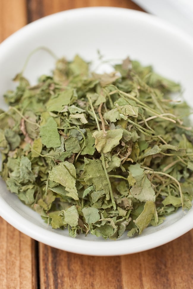 フェヌグリークリーフ カスーリ メティ Kasoori Methi 10gパック の通販 Tirakita Com フェヌグリークリーフ カスーリ メティ Kasoori Methi 10gパック の通販 Tirakita Com