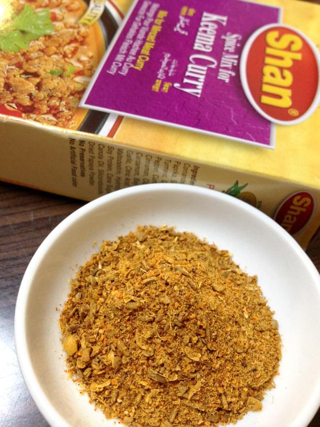 キーマ マサラ スパイス ミックス - 50g 【Shan】 2 - パウダーのスパイスとホールのスパイス、ハーブがShan社の秘伝の配合率で配合されています。ホールがホールのままがすごい!!