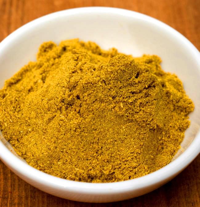 カレーパウダー 400g 箱入り Curry Powder 【AHMED】 2 - 13種類のスパイスを配合。カレーにはもちろん、炒めものや煮物などアイデア次第でいろいろ使えます。