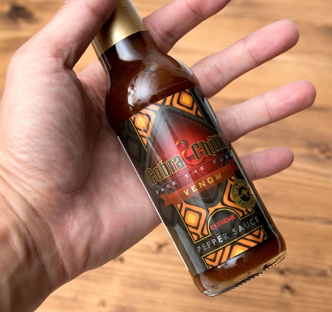 【激辛】『ヴェノム・ペッパーソース 』155g【COBRA CHILLI】 5 - 唐辛子だけじゃじゃなくトマトや野菜なんかも入っていて、美味しいかも!?自然のものを使うなど材料にこだわりがあります。