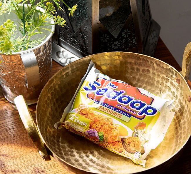 【送料無料・34個セット】インスタント 焼きそば アヤム クリスピー 味 - Ayam Krispi 【Mie Sedaap】  6 - エスニックなインスタントヌードルです