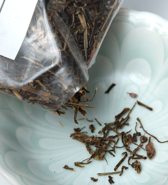 【送料無料・6個セット】ジンブー 乾燥リーフガーリック 50g 3 - 中身を開けて撮影しました