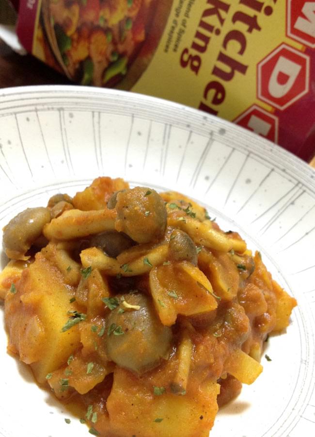 【送料無料・12個セット】キッチンキング スパイス ミックス - 100g 小サイズ 【MDH】 4 - カレーを作ってみました。色々な野菜を入れていかがですか?