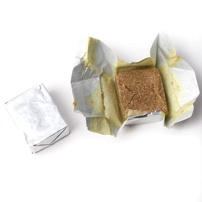 【24個セット】チキン キューブ フィリピン 60ｇ - Chicken Broth Cubes 【KNORR】 4 - 中には、チキンの旨味がぎゅっと入っています。