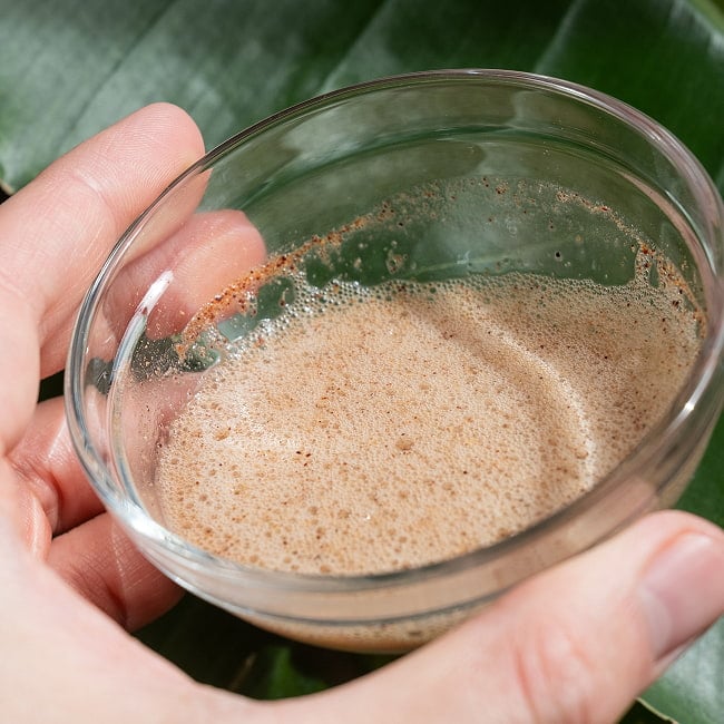 【お得な約750gセット(約250gパック×3個)】ソープナッツ　パウダー　木の実せっけん　Aritha Powder [250g] 9 - 手洗い用にはより薄めで使います。このように天然の界面活性剤で泡立ちが出ます。