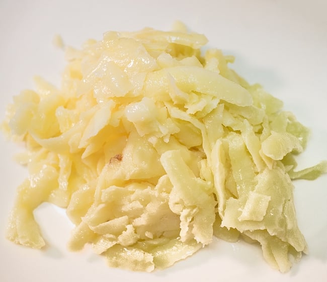 【5個セット】スイス料理 ロスティ - Roschti 【Hero】 7 - 薄切りのじゃがいもがはいっています。