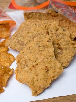 【6個セット】テンペ クリスピー スナック スパイシー味 - Keripik Tempe Pedas Poll 【Zona】 - サブ3