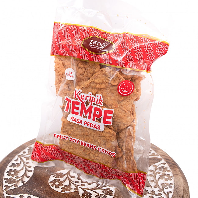 【6個セット】テンペ クリスピー スナック スパイシー味 - Keripik Tempe Pedas Poll 【Zona】 6 - 斜めから撮影しました