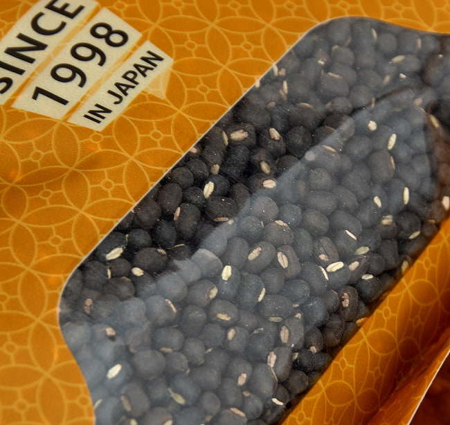 【5個セット】ブラックウラッド　ホール Urad Dal Whole【1kgパック】 6 - 実際の商品に入っているウラド豆です