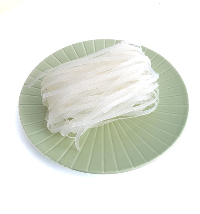 フォー (ライスヌードル) 黄袋 ポーションタイプ - Pho 【AODAI】 2 - 約一人分の分量に分割されていて、鍋に入れやすく、とても使いやすいです。6個入っています。