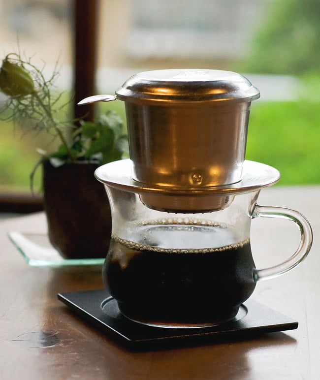 ベトナム コーヒー フィルター 【アルミ製】 2 - ベトナム式は、コップの上に直接乗せてドリップします。