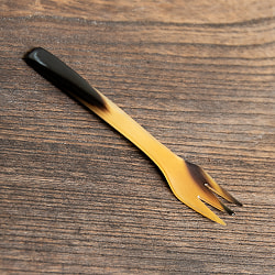 キャトルホーン　水牛の角のフォーク　美しいべっ甲模様[11.5cm×1.5cm] - サブ2