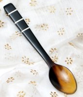 水牛の角のロングスプーン[15.5cm x 3cm]