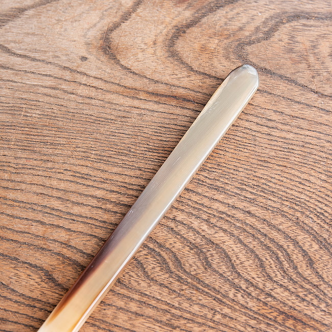 キャトルホーン　水牛の角のロングスプーン　美しいべっ甲模様[約19cm×3.5cm] 3 - 持ち手部分です。
