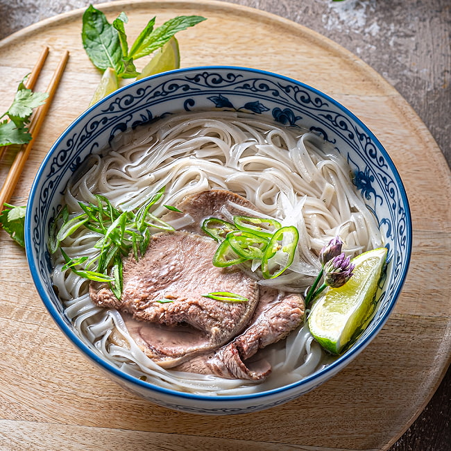ベトナムの麺すくい　ベトナムフォーの湯切りざる　振りザル 16 - 現地では、フォーを作るのに使われています。