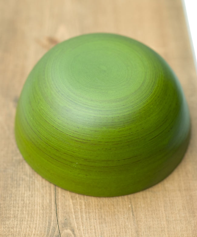 ベトナムの竹食器 - 小鉢 薄緑(直径10cm程度) 3 - 裏面はこのようになっています。