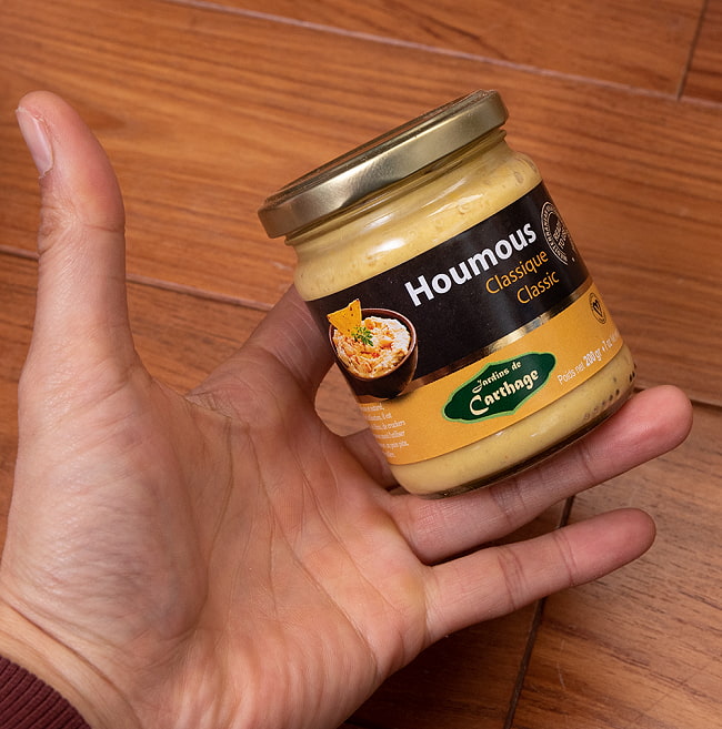 ひよこのペーストごまペースト入り‐ フムス‐ Houmous 【Jardins de Carhage】 4 - サイズ比較のために手に持ってみました