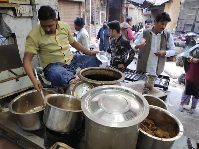 ビーフナハリ - BEEF NIHARI[KING CURRY] 2点までメール便可 7 - 現地のニハリ専門店の写真です