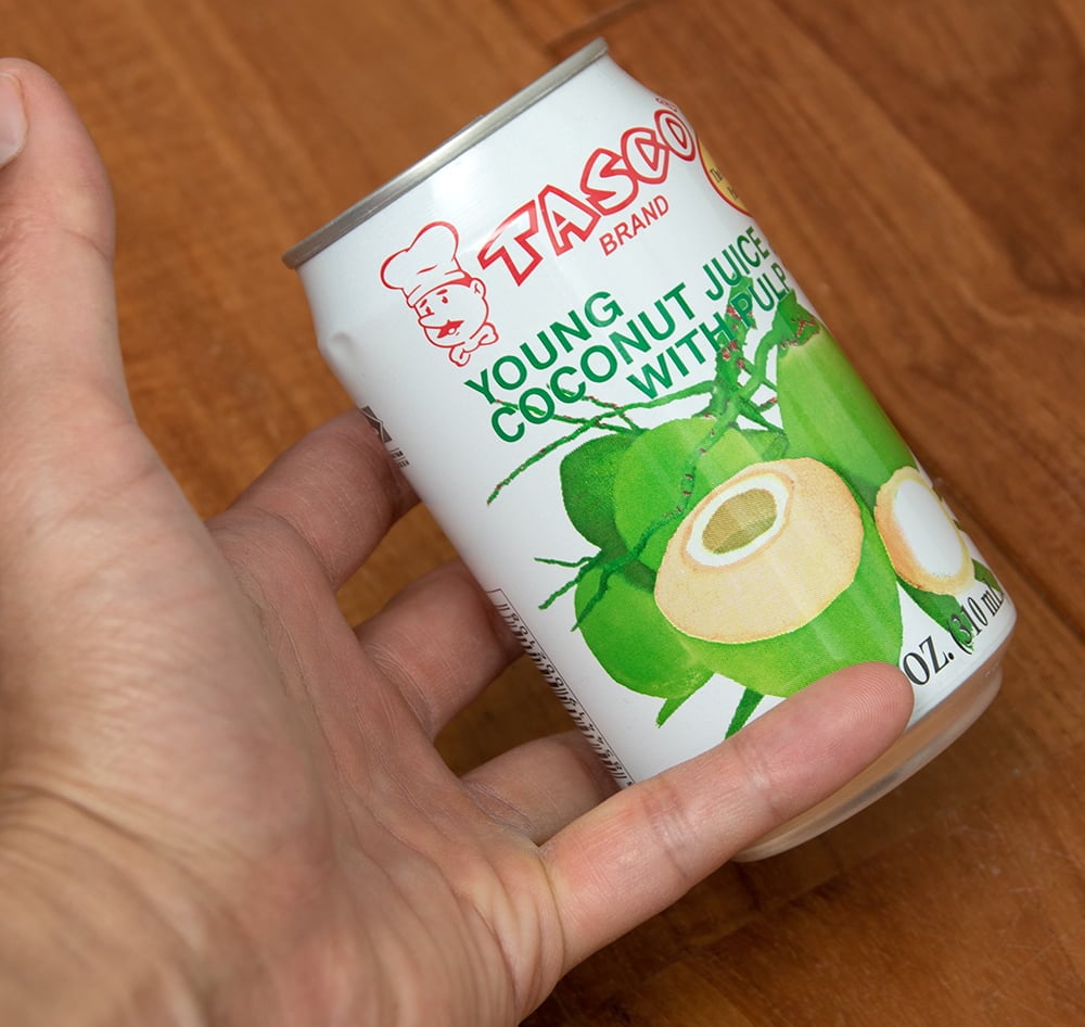 ココナッツジュース YOUNG COCONUT JUICE WITH PULP[350ml] の通販