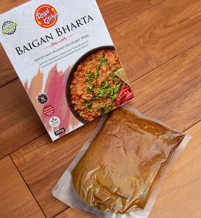 ベイガン バルタ -  BAIGAN BHARTA 2人前 285g【Regal Kitchen】 6 - 中身を開けてみました。透明のポーチに入っています。こちらは同じシリーズの中身になります