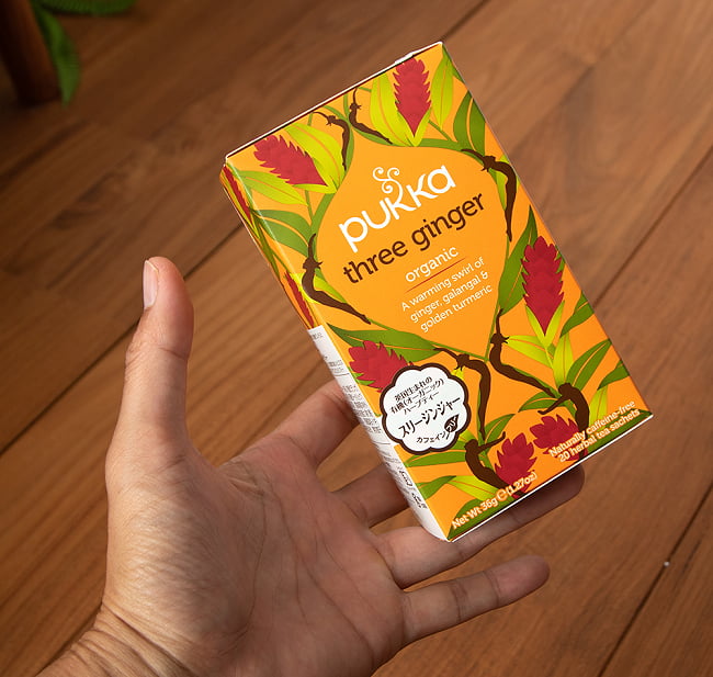 【PUKKA】three ginger - スリージンジャー - オーガニックハーブティー(カフェインフリー) 5 - サイズ比較のために手に持ってみました