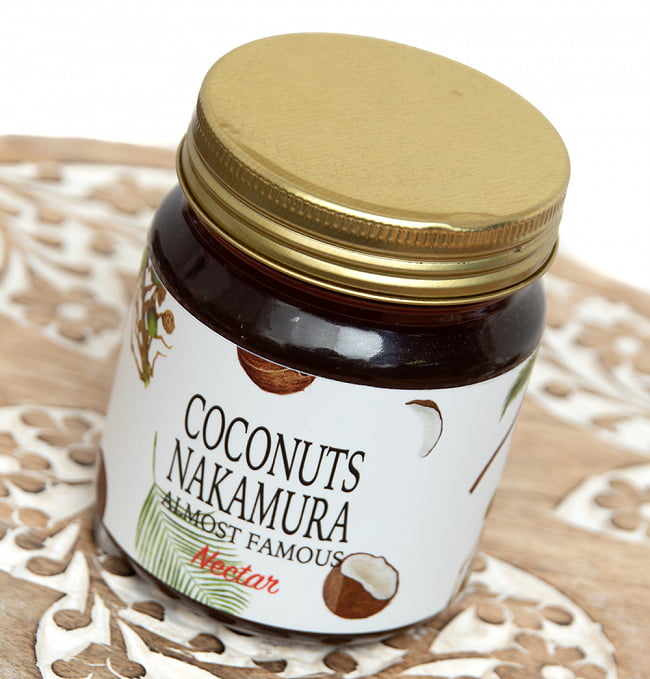 ココナッツの花の蜜を集めたココナッツシロップ【Coconuts Nakamura】 2 - 斜めから