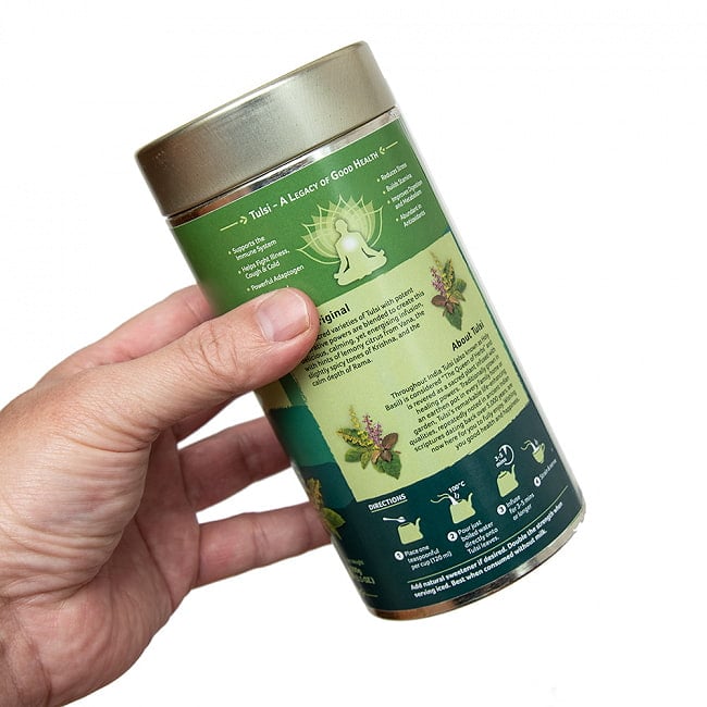 トゥルシーティ　Tulsi Original 【Organic India】 缶入り茶葉100g 3 - 手に取るとこれくらいのサイズ感です。おしゃれなデザインなのでキッチンにも映えますね。