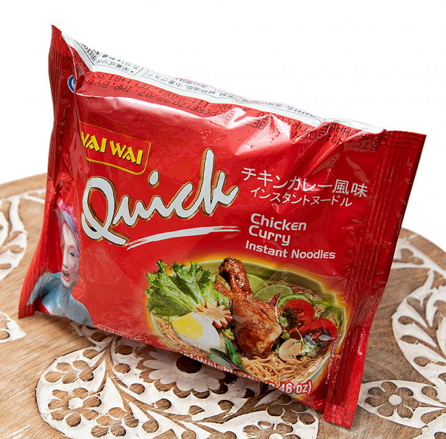 WAIWAI Quick - ネパールのインスタントヌードル【チキンカレー風味】 4 - 斜めから撮影しました