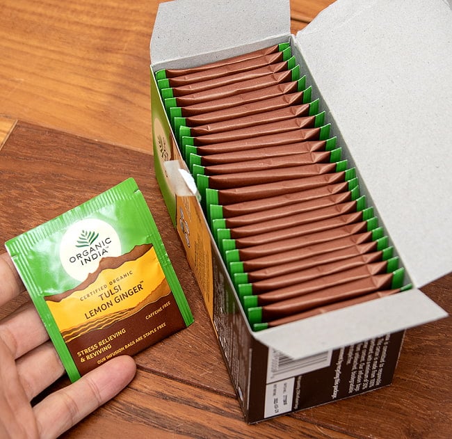 トゥルシーティ　 グリンティー クラッシック GREEN TEA CLASSIC(25包) 【Organic India】 5 - 中を開けてみました。25袋のティーバッグが入っています