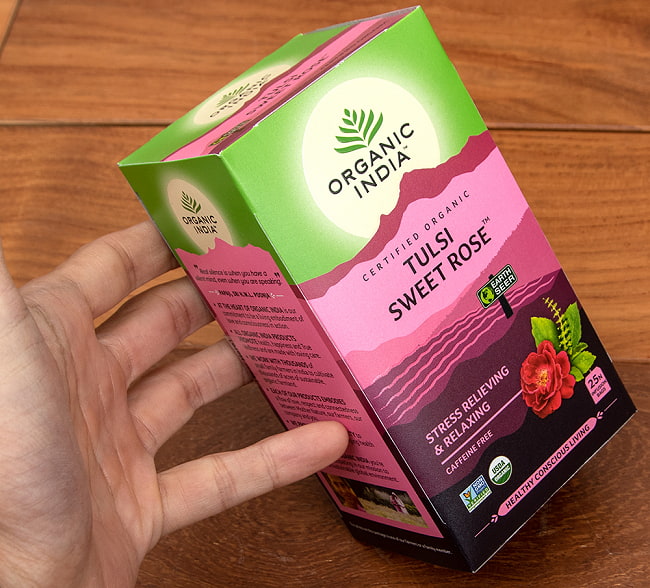 トゥルシーティ　 スイートローズ SWEET ROSE(25包) 【Organic India】 4 - サイズ比較のために手に持ってみました
