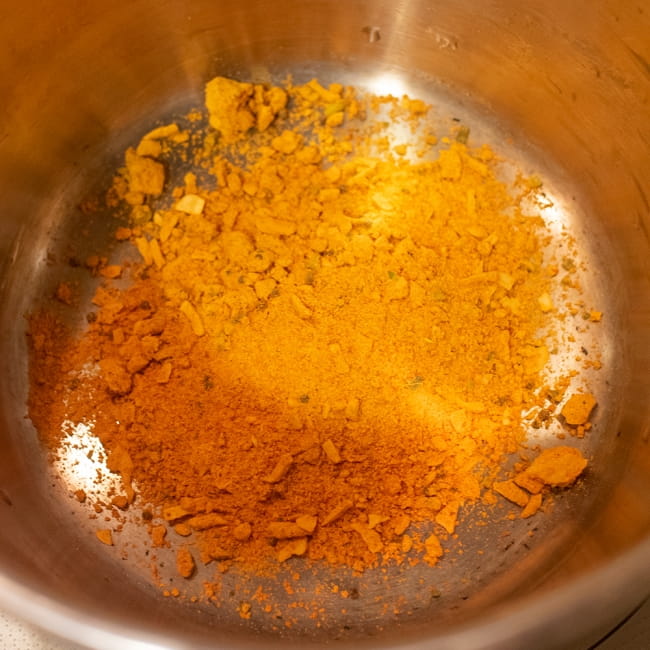 南インドのスープ　サンバルの素 - SAMBHAR Mix 【Gits】 5 - スパイスと塩と豆粉が一緒になってます。とても便利