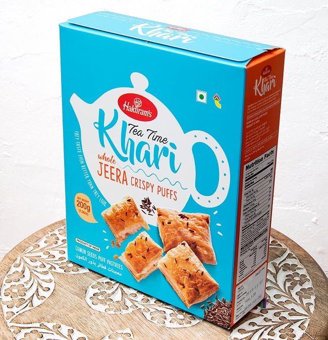 クミン味 カリ パイ(200g) - Tea Time Khari WHOLE JEERA CRISPY PUFFS - チャイと一緒に食べるスパイス味のパイ 2 - パッケージを斜めから撮影しました