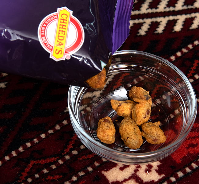 インドのスパイシーナッツ - Tasty Nuts【Chhedas】 5 - 中身を出してみました