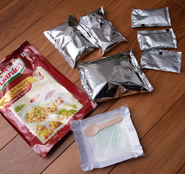インドのお菓子 マサラぽん菓子 ベルプリ&セブプリ - Bhel Puri & Sev Puri 5 - 中を開けたら、色々なパックが出てきました